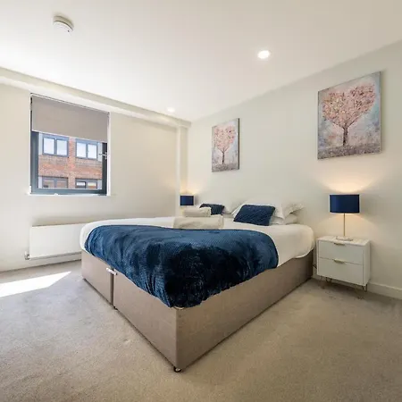 Luxury One Bedroom Serviced Apartment In The Heart Of Bedford Exterior photo