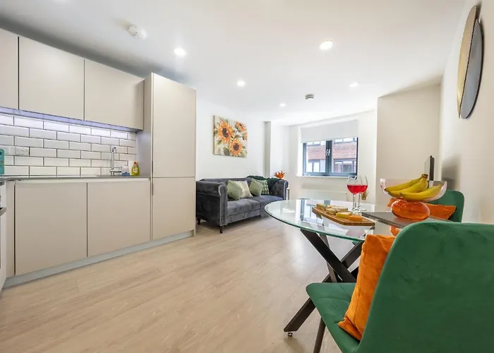 Luxury One Bedroom Serviced Apartment In The Heart Of Bedford