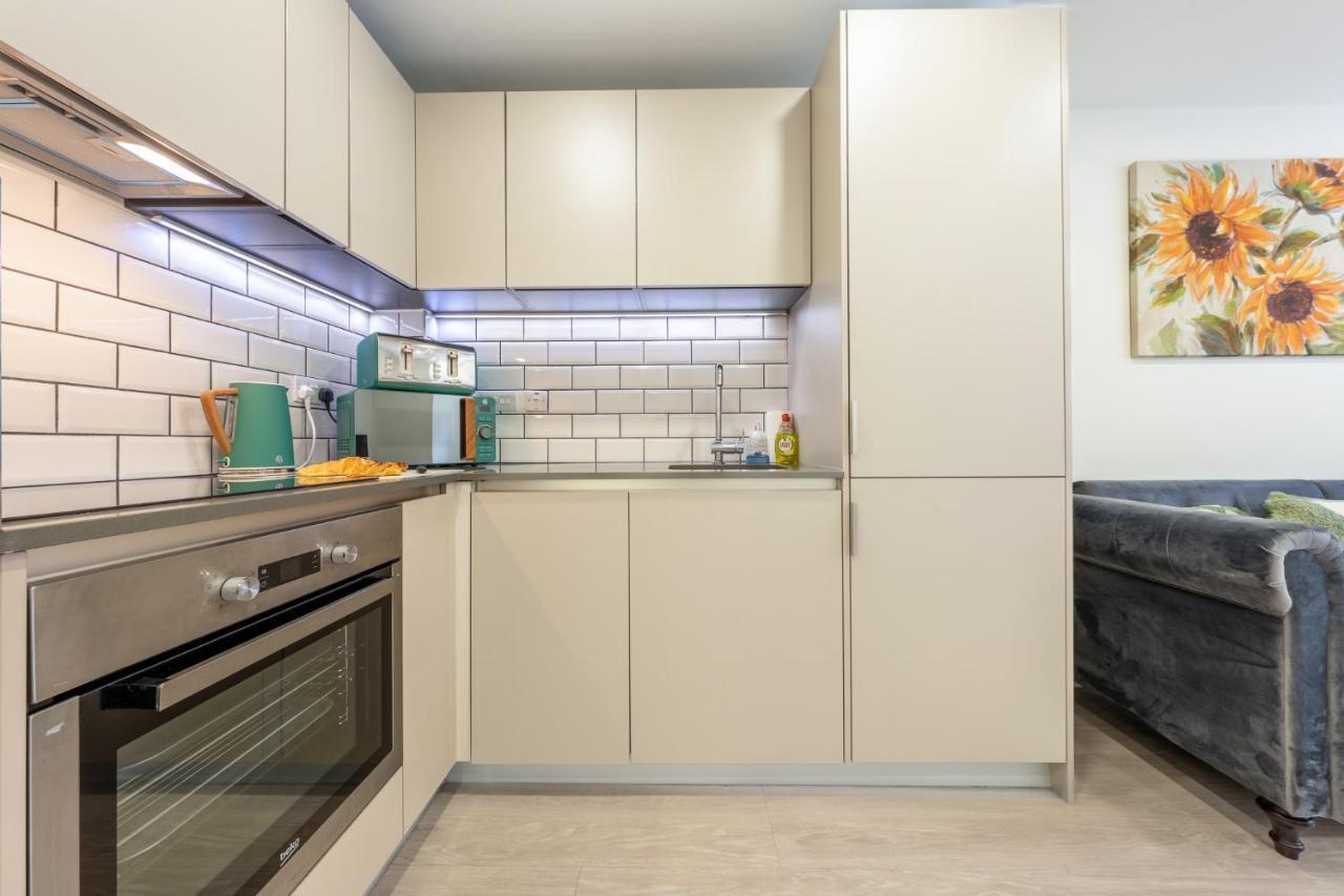 Luxury One Bedroom Serviced In The Heart Of * Bedford