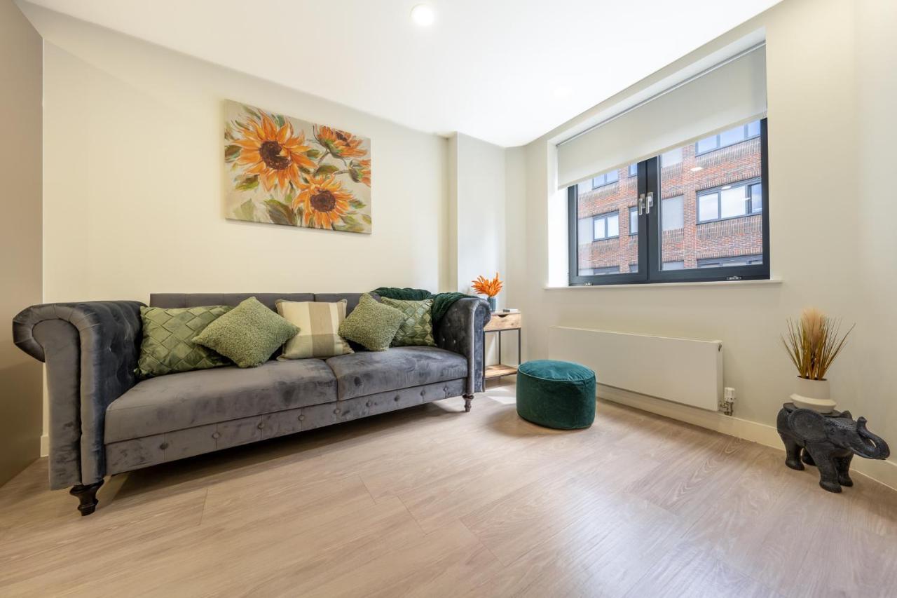 Luxury One Bedroom Serviced In The Heart Of * Bedford