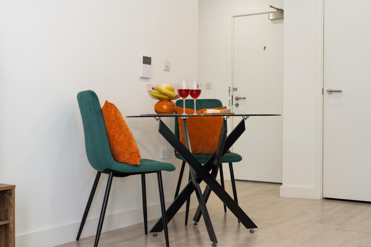 Luxury One Bedroom Serviced In The Heart Of