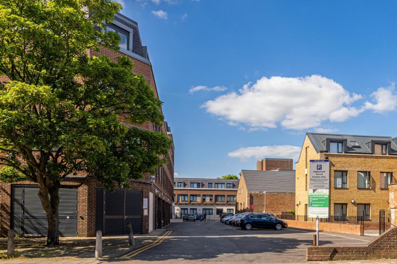 Luxury One Bedroom Serviced In The Heart Of * Bedford